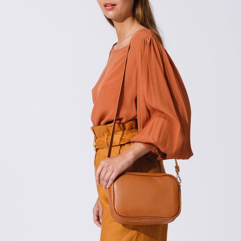 sophie camera bag black